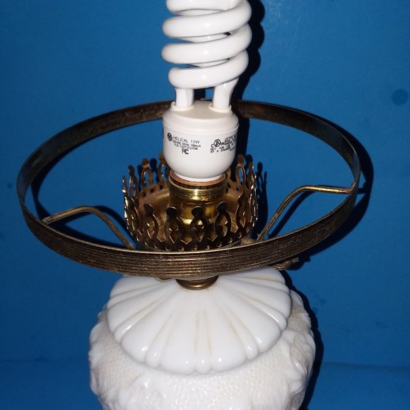 Antique Working Victorian Electric Oil GWTW Milk Glass Mushroom Shade Table Lamp - Picture 11 of 11